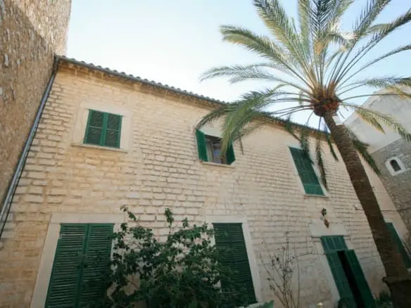 Zu verkaufen auf Mallorca, ein 610 m² großes Stadthaus in Binissalem